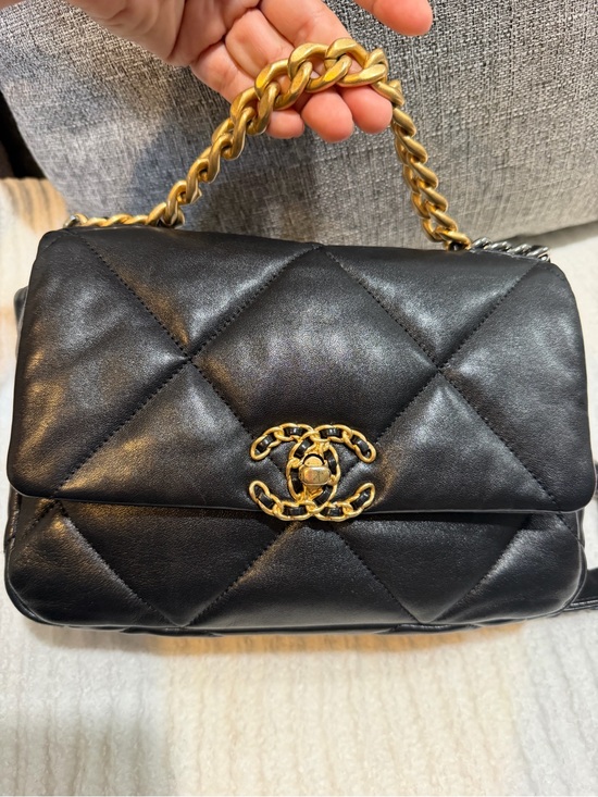 CHANEL Handbags - CHANEL Black Quilted Leather Shoulder Bag with Gold Hardware